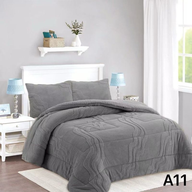 ANGELES DEL HOGAR - COBERTOR CON CHIPRRO DISEÑO RELIEVE KING