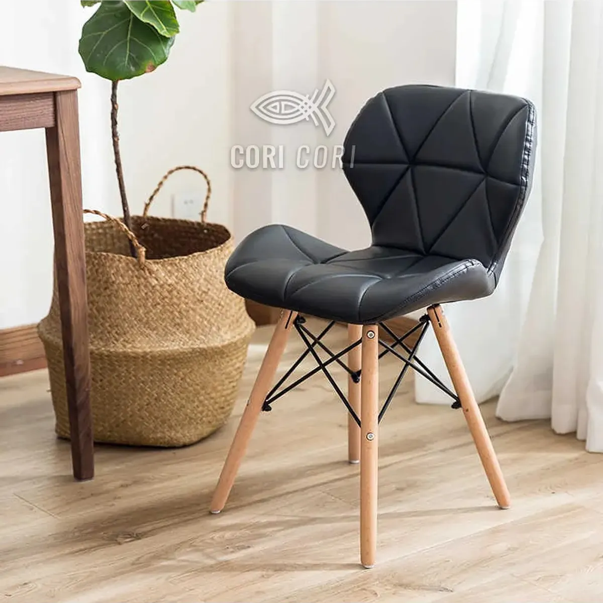 CORI CORI - Silla Eames Mariposa Ecocuero Negra