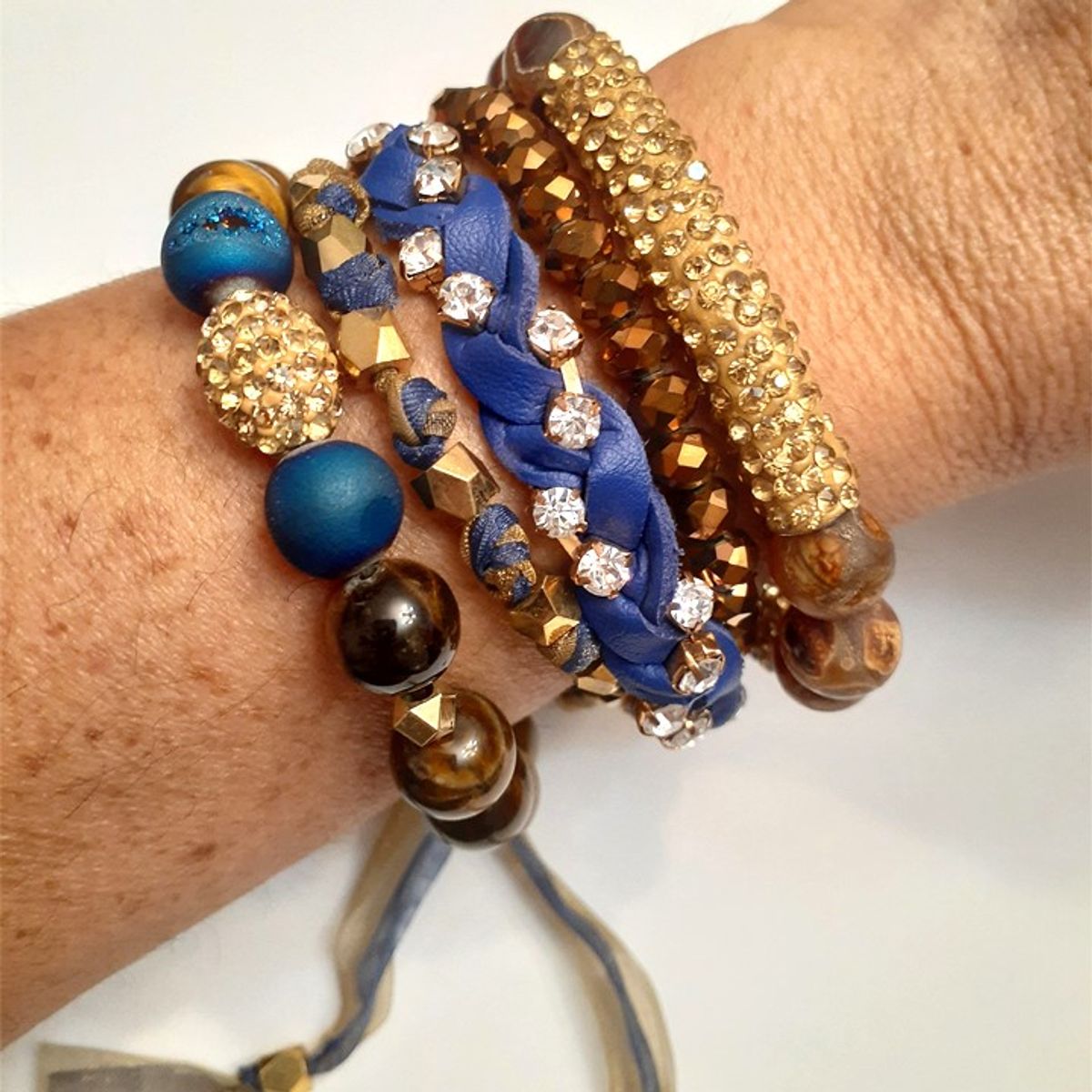 VANE COLLECTION - Pulsera para mujer en set de 5 piezas separadas diseño tierra hechas a mano