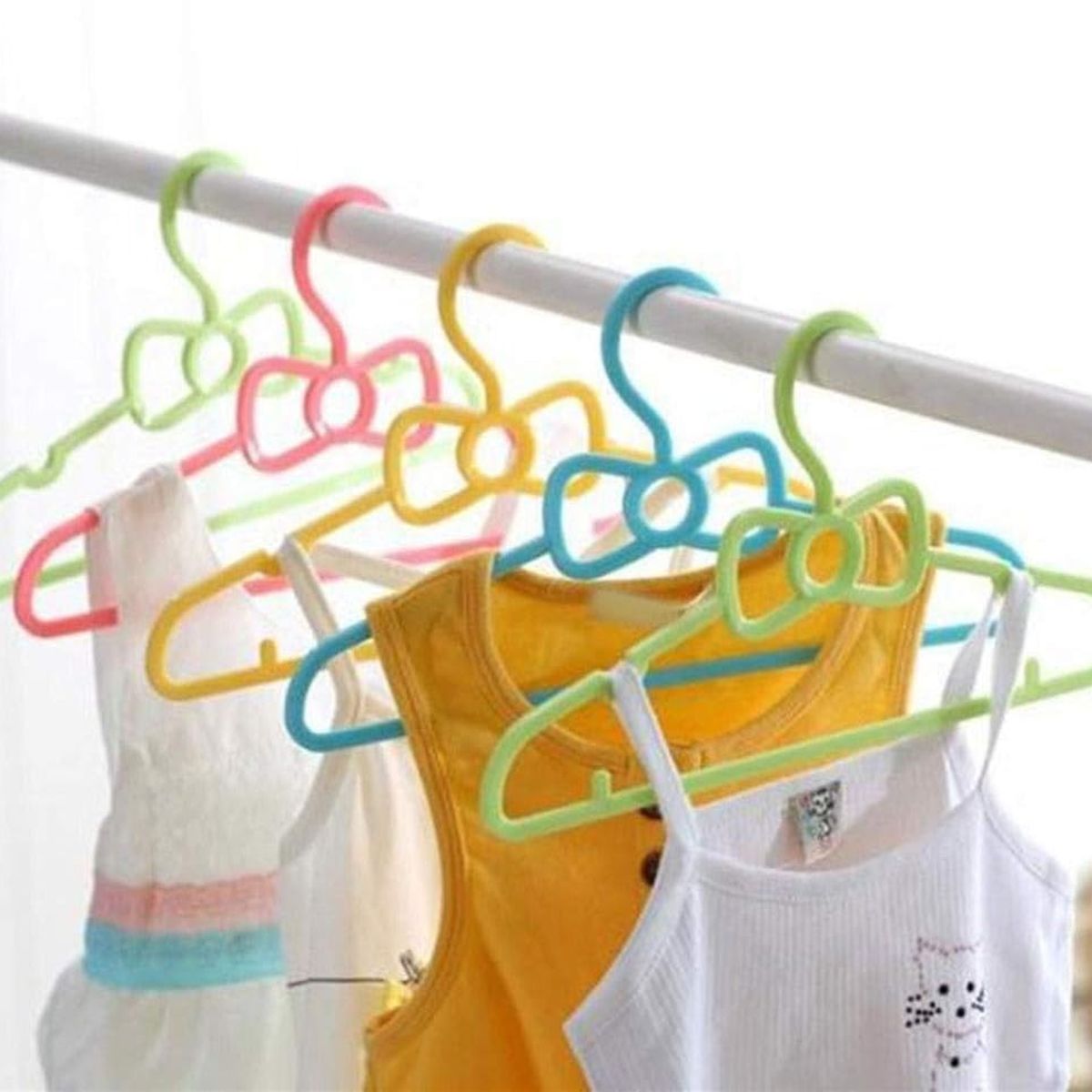 GENERICO - Colgador Ropa Plástico Niños