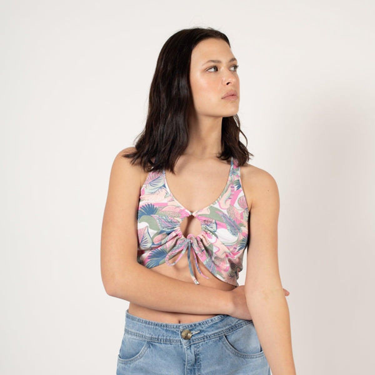 ME QUIERE MUCHO POQUITO NADA - Peto Tropical Estampado Rosa con Escote en V - Adriana - MQM