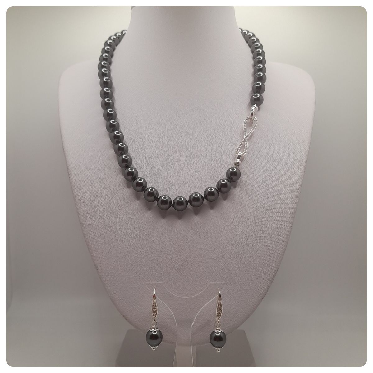 CAT JOYAS - Collar + aros de perlas Swarovski   con broche de plata y circones.