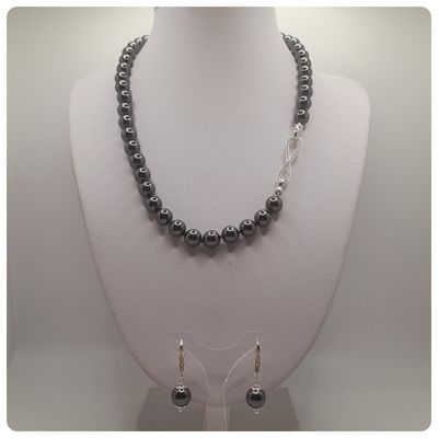 Imagen 2 del producto Collar + aros de perlas Swarovski  con broche de plata y circones.