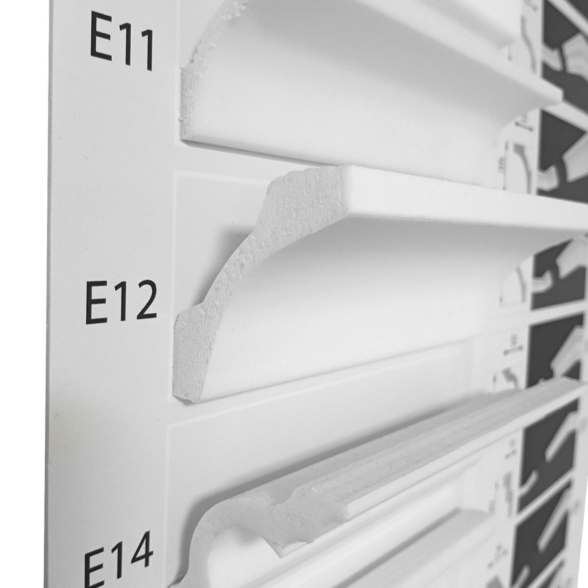 MARBET DESIGN - Cornisa E12 XPS 50x50mm x 2mts - Caja 16 unidades