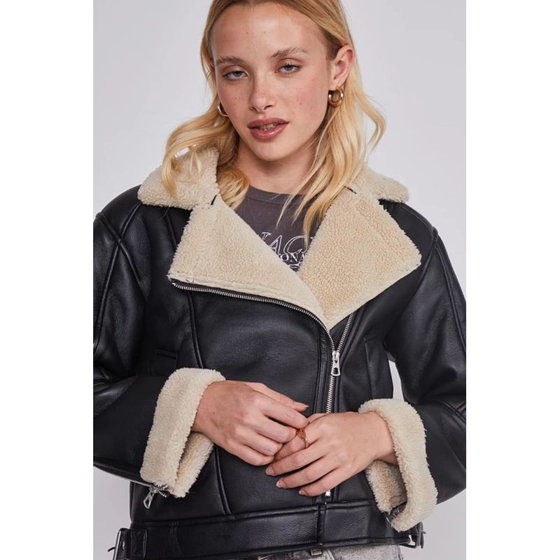 VELT - Chaqueta Negra Chiporro Peludo Mujer