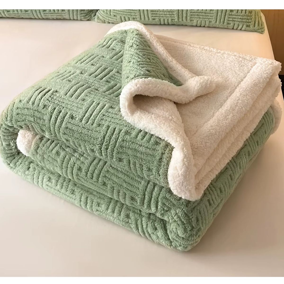 COMPRAPO - Frazada Manta Polar Sherpa Térmica Liviana Nordic 2 Plazas Verde