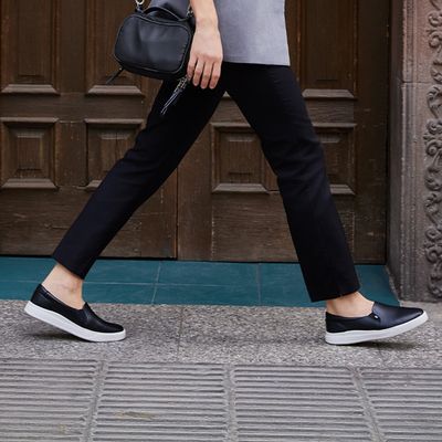 Imagen 2 del producto Zapatilla Mujer Bardi 129203 Negra