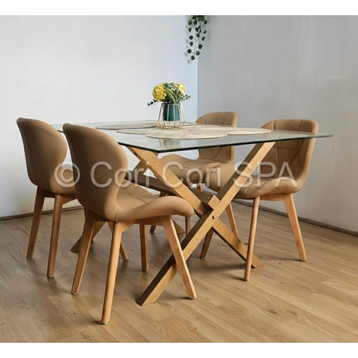 CORI CORI - Comedor Medlock 140x90cms + 4 Sillas Mariposa Ecocuero Wood Beige Light