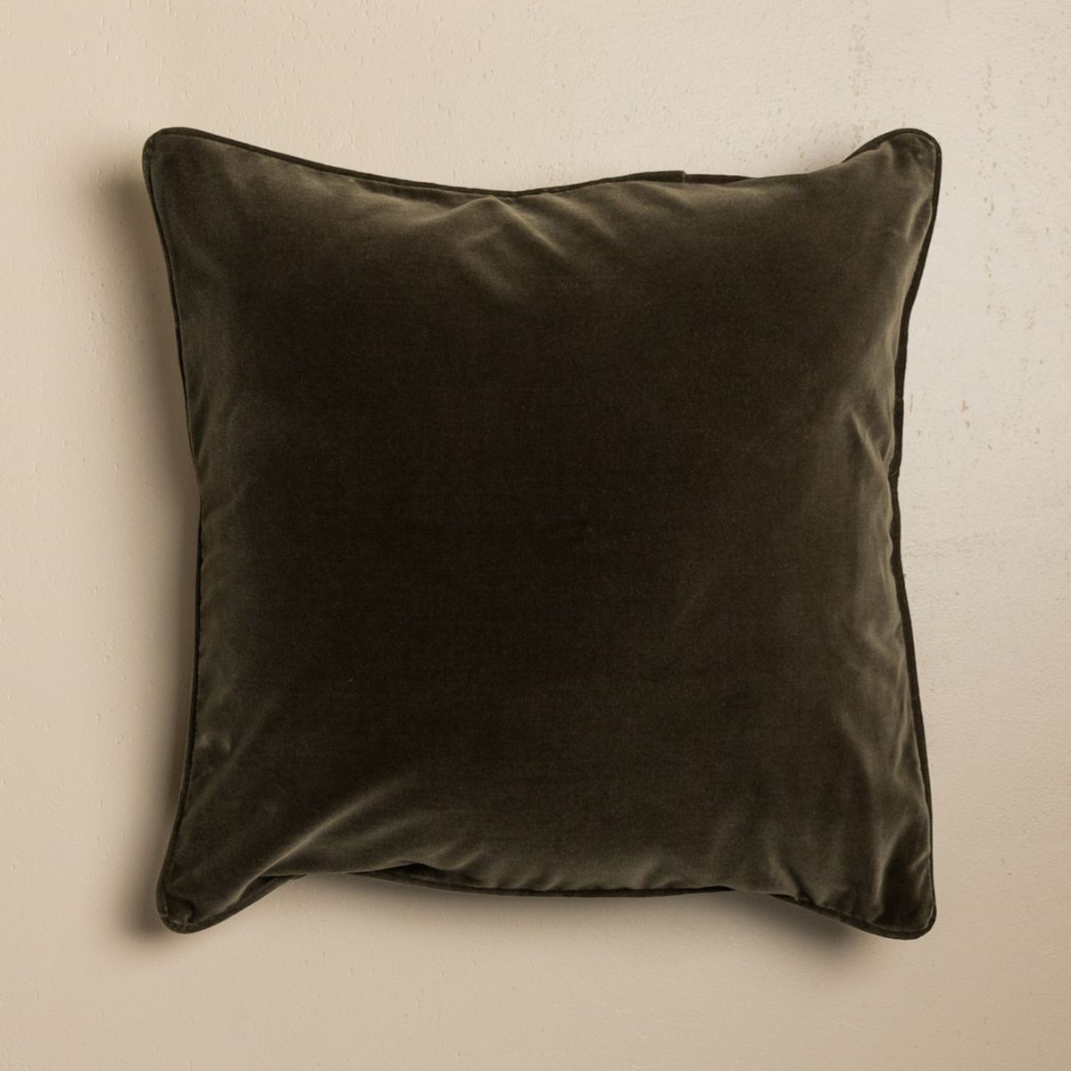 FORASTERO - Funda Cojin Renato Velvet 50X50 Forastero