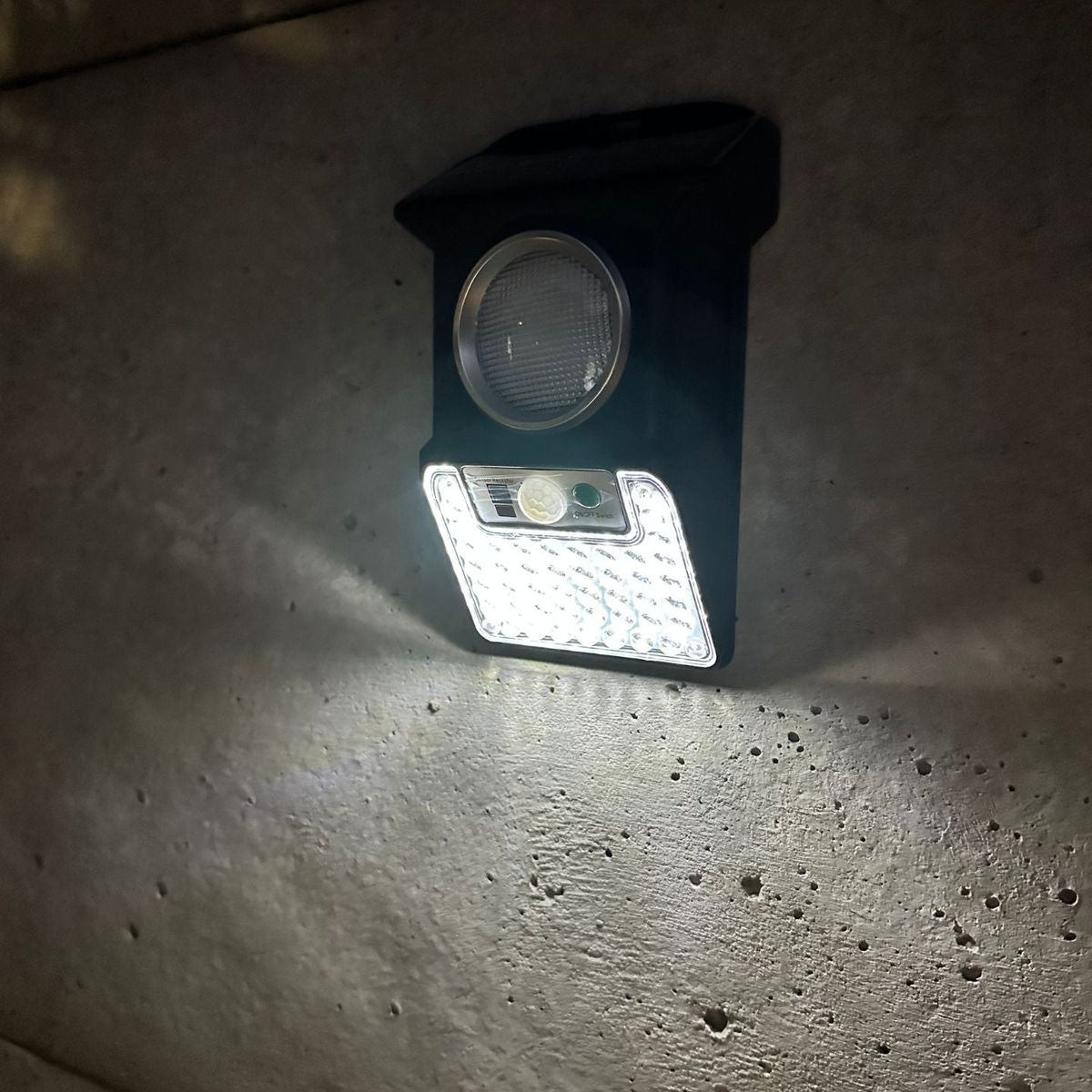 GENERICO - Apliqué Guardian Solar - IP65 Incluye Baliza