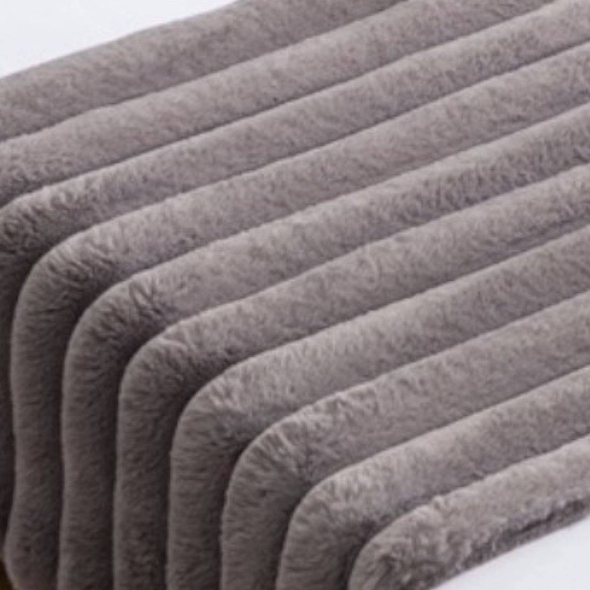 GENERICO - Set De Piecera Peluda Premium 70 X 210 +2 Fundas Gris