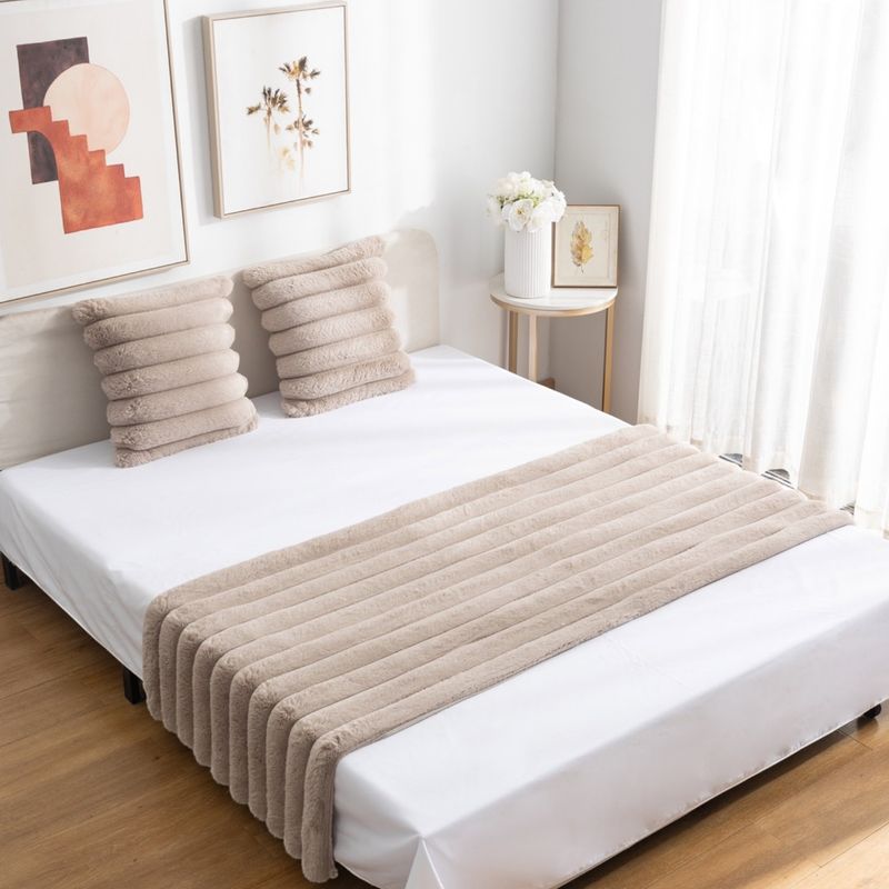 GENERICO - Set De Piecera Peluda Premium 70 X 210 +2 Fundas Caqui