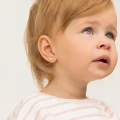 BY LAS CAYETANAS - Aros de niña corazón con Madre Perla