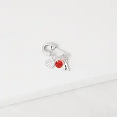 BY LAS CAYETANAS - Ganchito De Protección Para Bebé Con San Benito Cristal Rojo Y LETRA