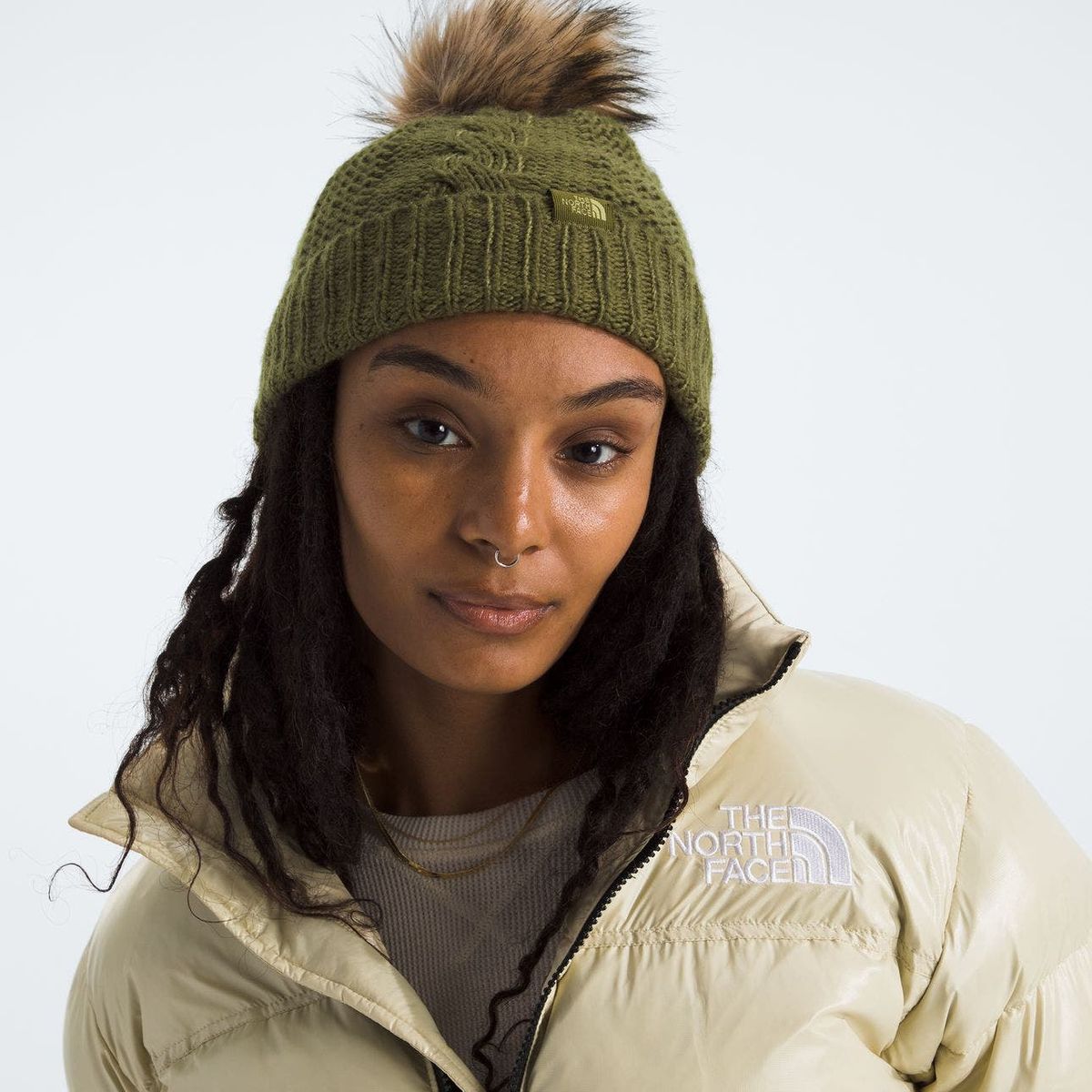 THE NORTH FACE - Gorro Oh Mega Fur Pom Mujer Verde