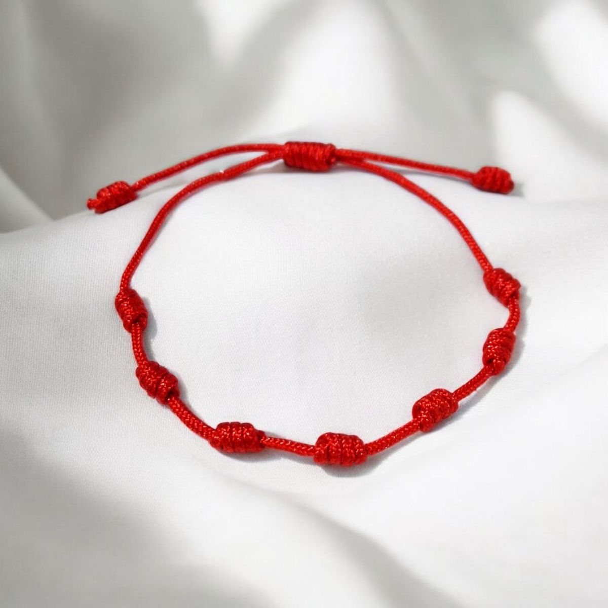 GENERICO - Conexión y Protección - Pulsera 7 Nudos en Hilo Rojo