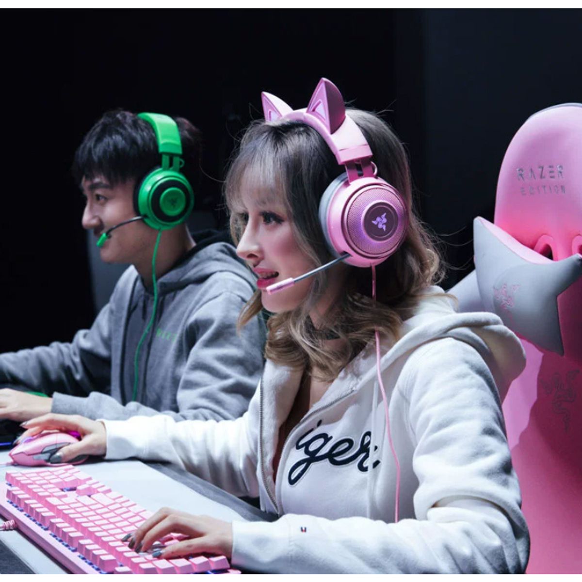 RAZER - Audifonos de juego para la cabeza de Razer V2 - versión USB-Rosa