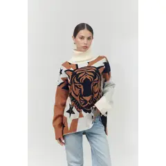 GUINDA - Sweater cuello alto estampado tigre MIVA