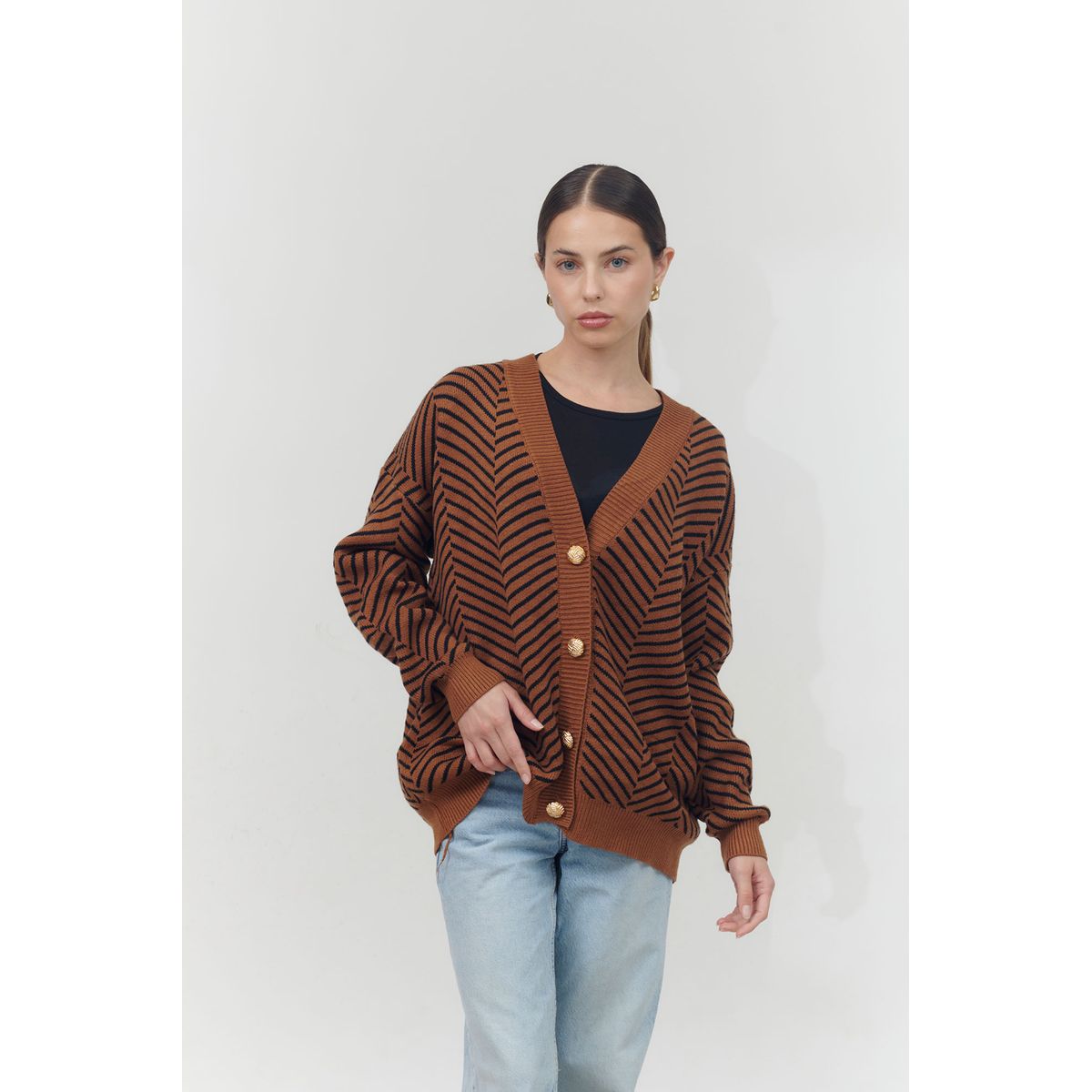 GUINDA - Chaleco rayado escote en V con botones dorados Eko Guinda