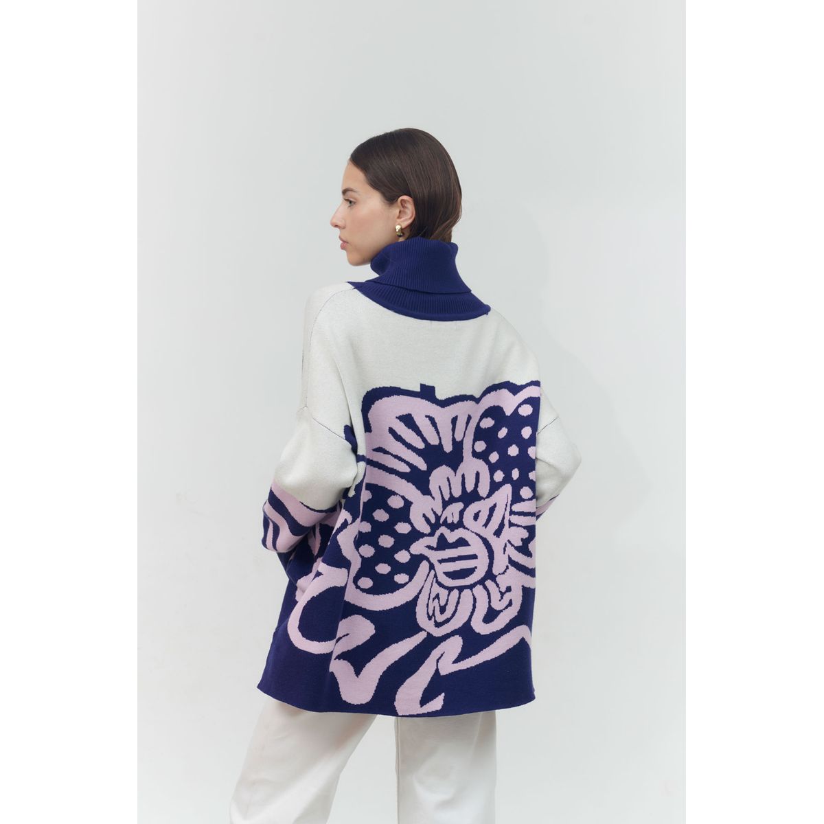 GUINDA - Sweater cuello alto estampado flor EVA GUINDA