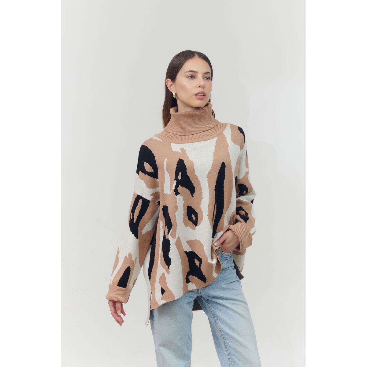 GUINDA - Sweater cuello alto estampado leopardo JOANE GUINDA