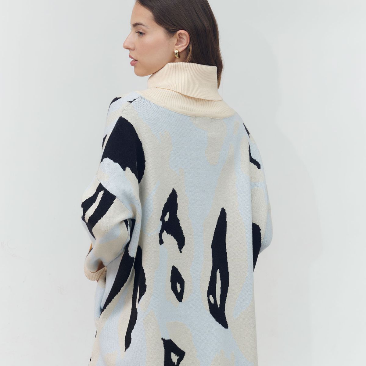 GUINDA - Sweater cuello alto estampado leopardo JOANE GUINDA