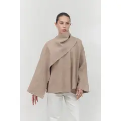 GUINDA - Abrigo liso corte diagonal Neko