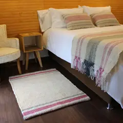 GENERICO - Bajada de Cama Tricahue - en lana y telar (115 x 80 cm) - Chile Native