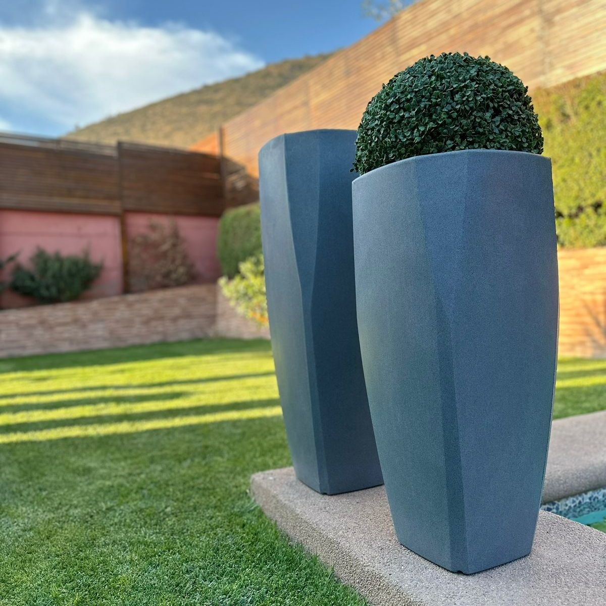 GENERICO - MACETERO GRAFITO MODELO CAPITOLIO 100CM DE ALTO