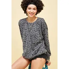 VRUSSO - Polera manga larga de leopardo