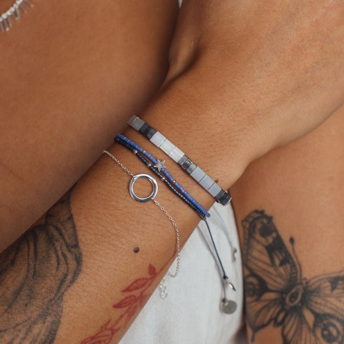 ZAZU - Pulsera Fita Blanca y Gris