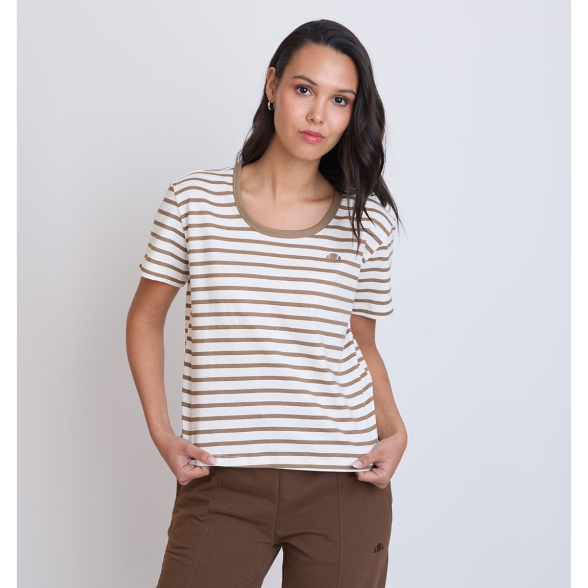 ELLESSE - POLERA MUJER ELLESSE LORENZA RAYAS/CAFÉ