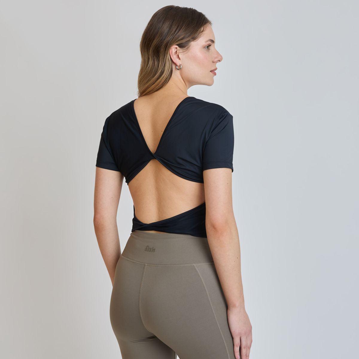 ELLESSE - POLERA MUJER ELLESSE ITALIA NEGRO