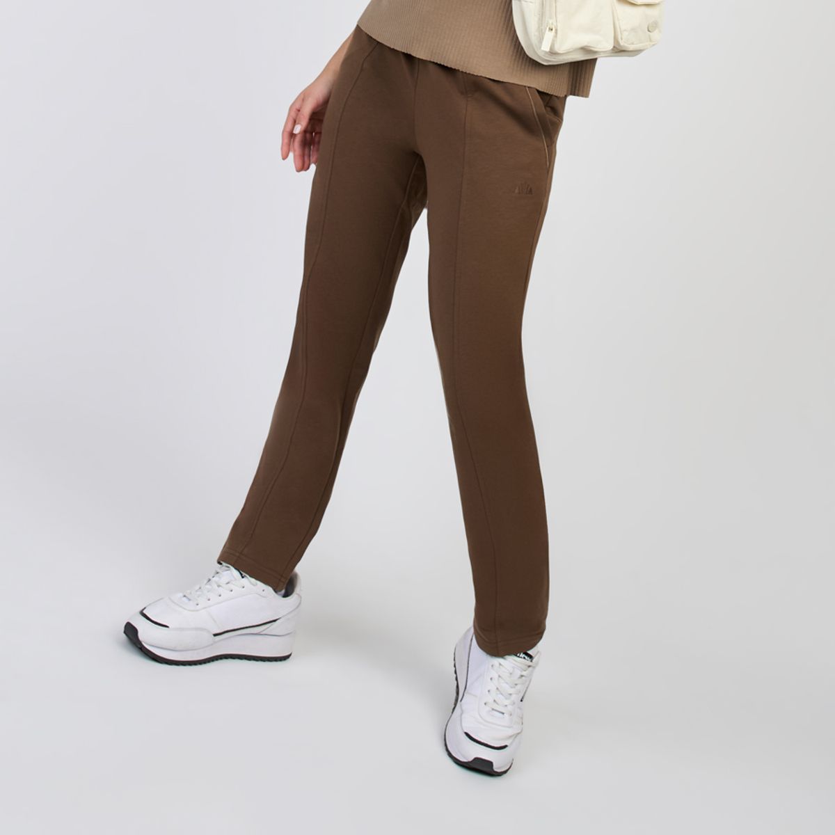 ELLESSE - PANTALON MUJER ELLESSE LORETA CAFÉ OSCURO