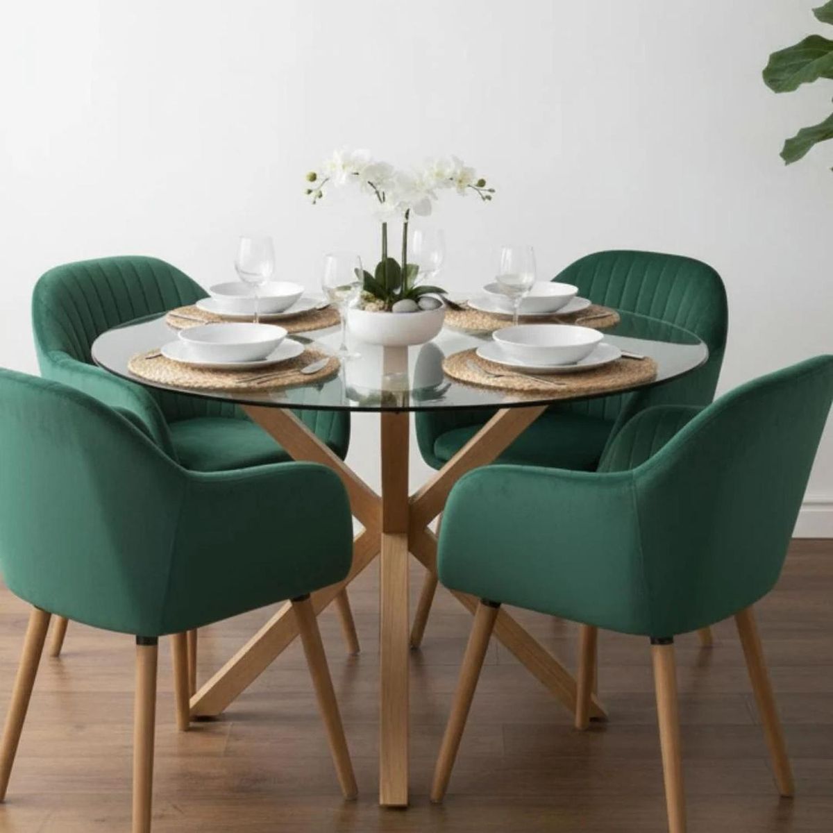 PANDALINO - Comedor Mesa Redonda Equiz 120cm + 4 Butacas Almer Verde Esmeralda