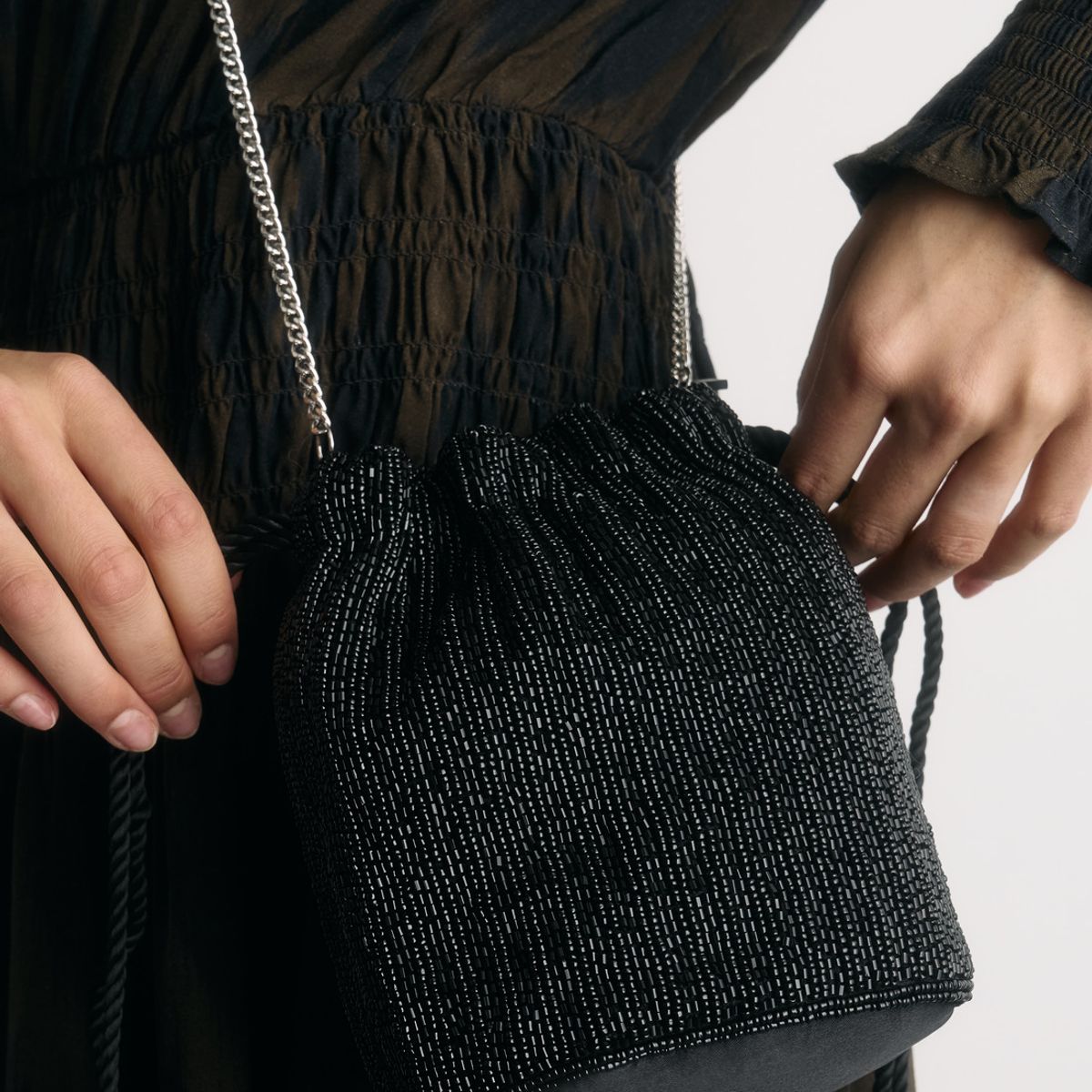 LOUNGE - Mini Cartera Bucket Mostacillas Fiesta LOUNGE