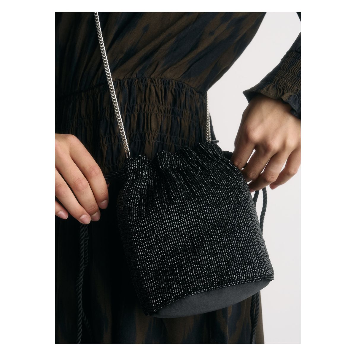 LOUNGE - Mini Cartera Bucket Mostacillas Fiesta LOUNGE