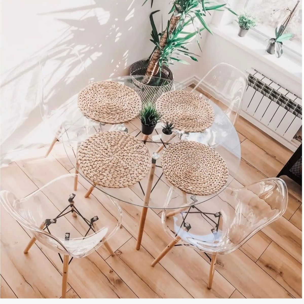 Juego de Comedor Vidrio 100 cms + 4 Sillas Eames Transparentes…, marca CORI CORI - Foto Principal
