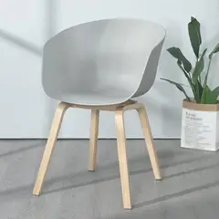 HABITA2 CHILE - Sitial Serenity base polipropileno patas metalicas simil madera - Gris