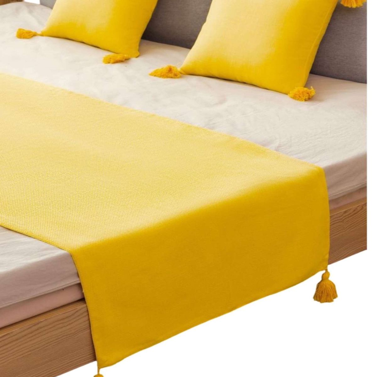 GENERICO - PIECERA MAS 2 FUNDAS CON POMPONES AMARILLO