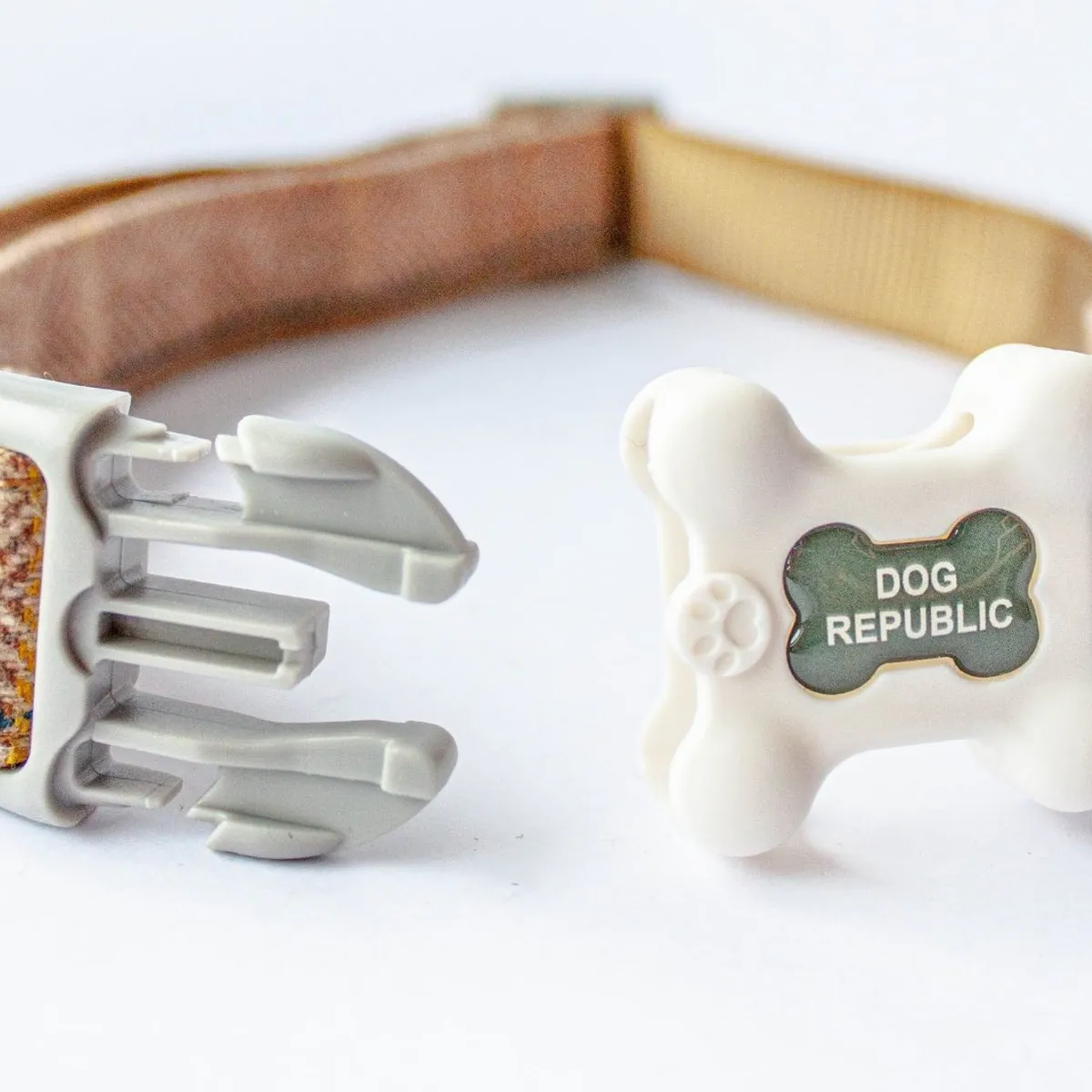 ANIMAL REPUBLIC - Collar de mascotas Grande Arena L Animal Republic