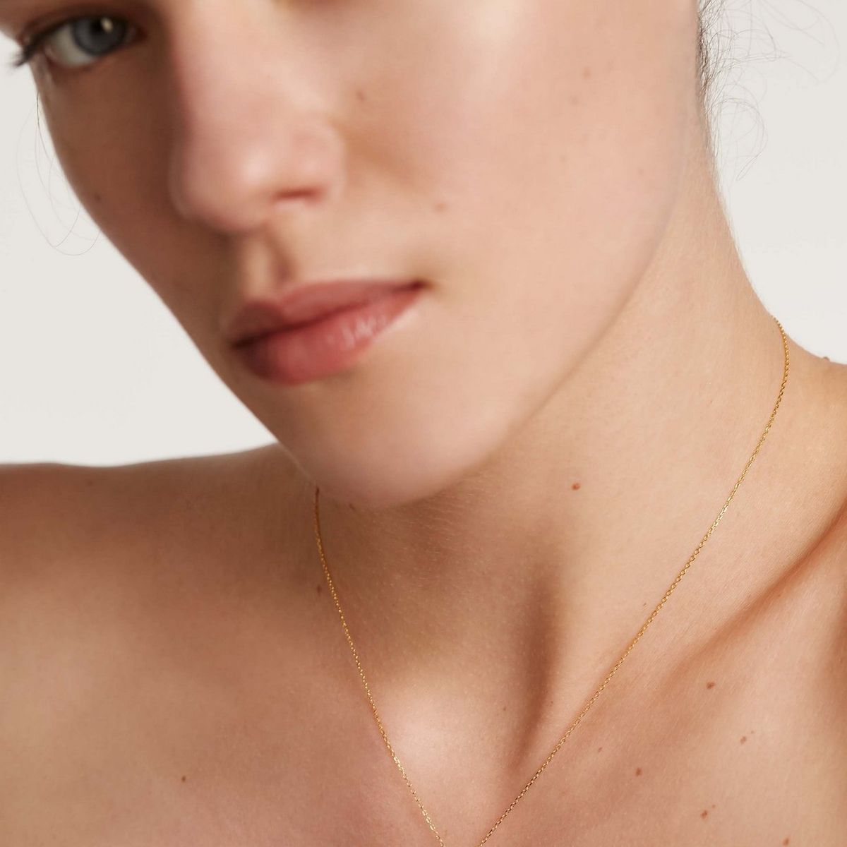 PDPAOLA - Collar Letra H PDPAOLA