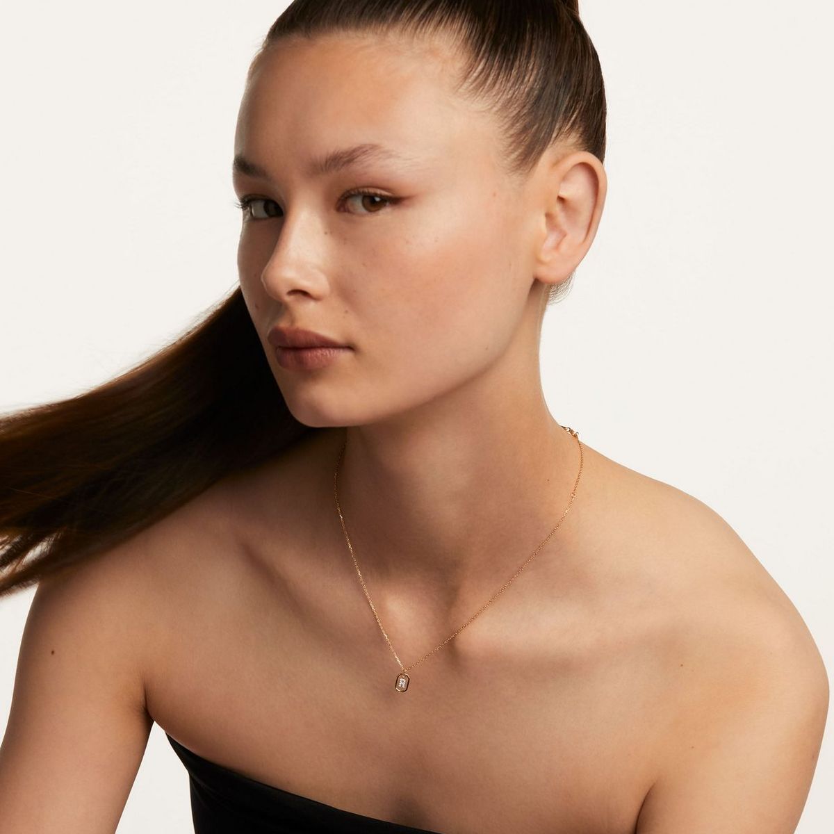 PDPAOLA - Mini Collar Letra R PDPAOLA