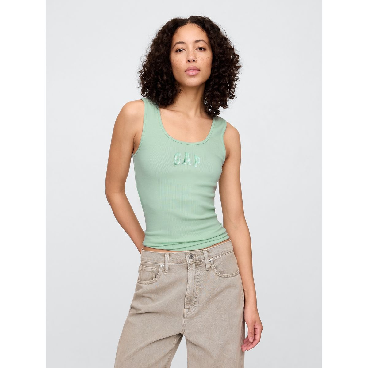 GAP - Polera Mujer Gap Logo Rib V25 Sin Manga Verde