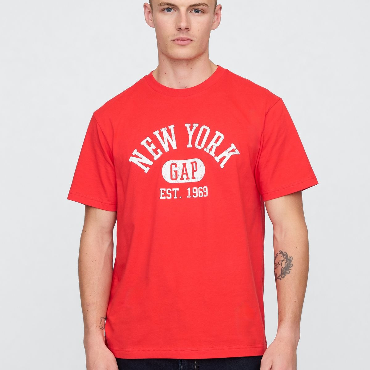 GAP - Polera Hombre Logo Gráfica Manga Corta Rojo Gap