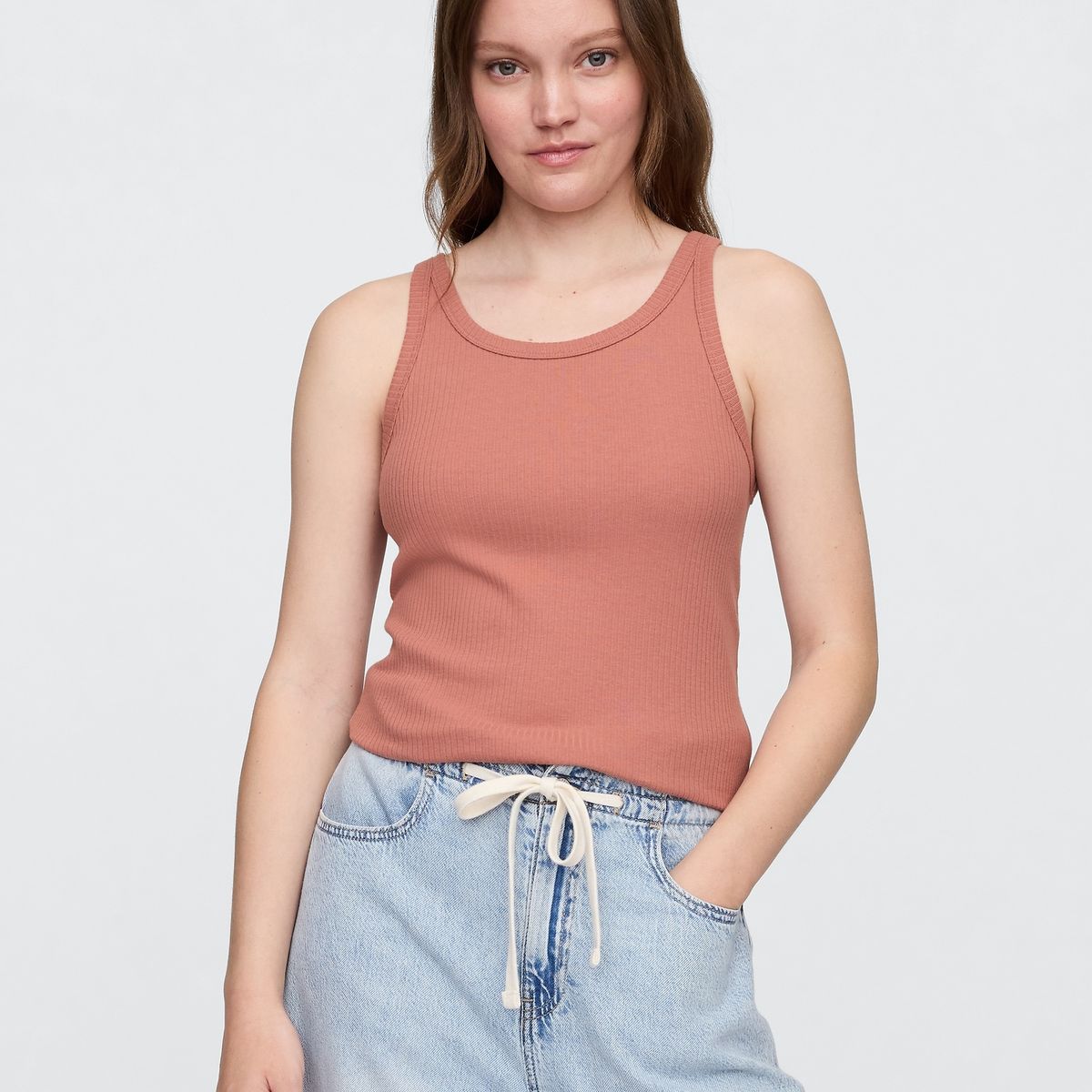 GAP - Polera Mujer High Neck Sin Manga Café Gap