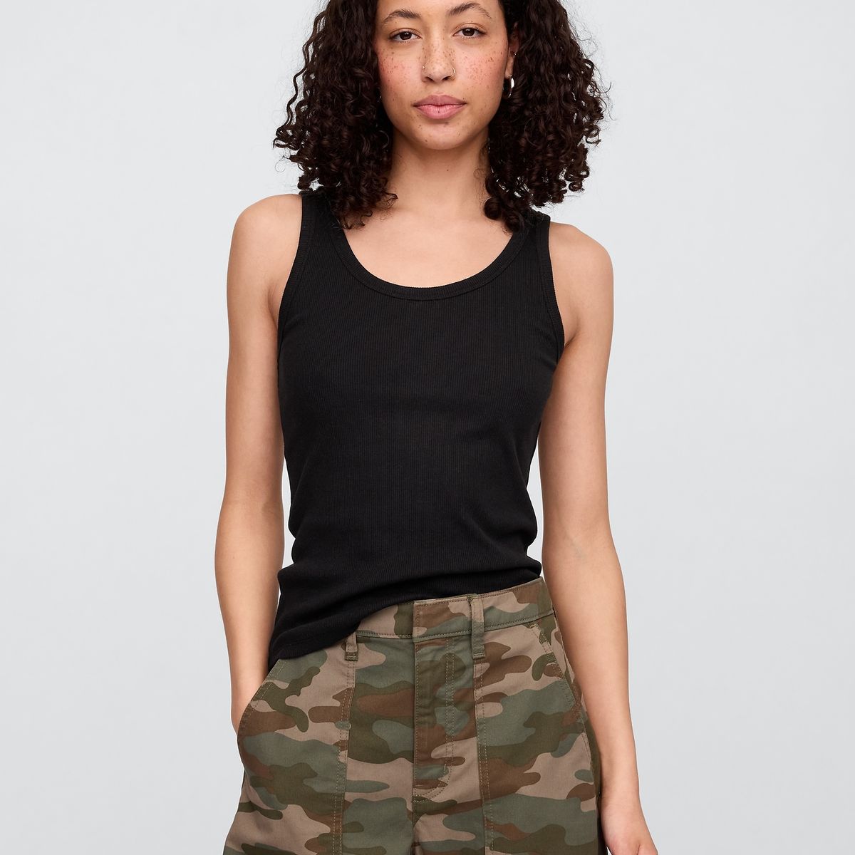 GAP - Polera Mujer Ribbed Scoop Sin Manga Negro Gap