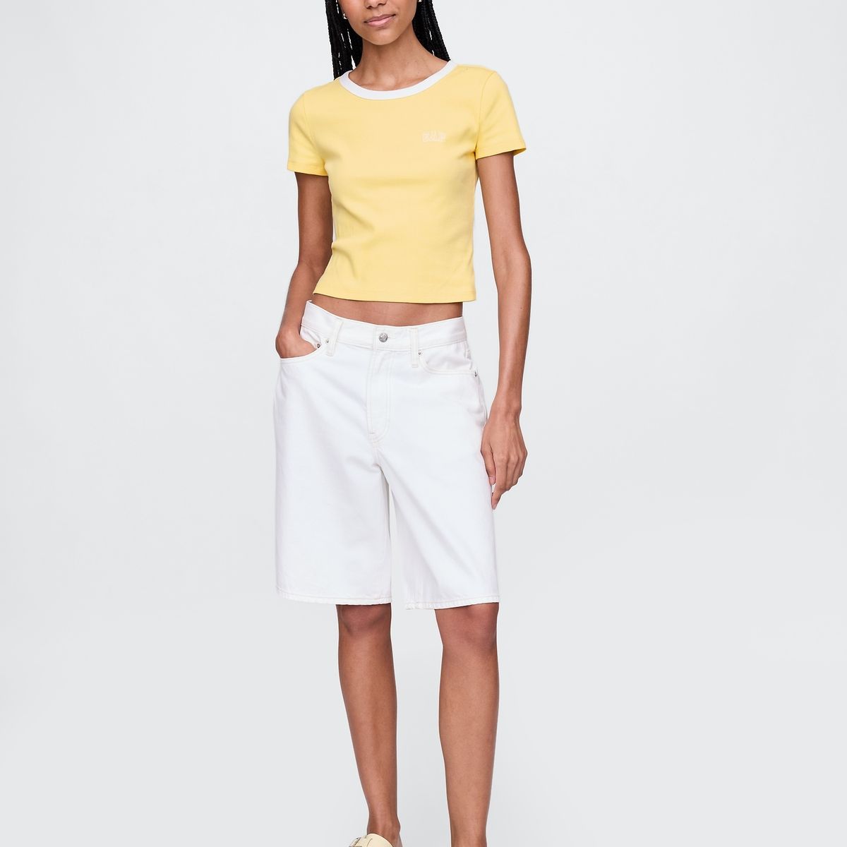 GAP - Polera Mujer Logo Ribbed Cropped Manga Corta Amarillo Gap