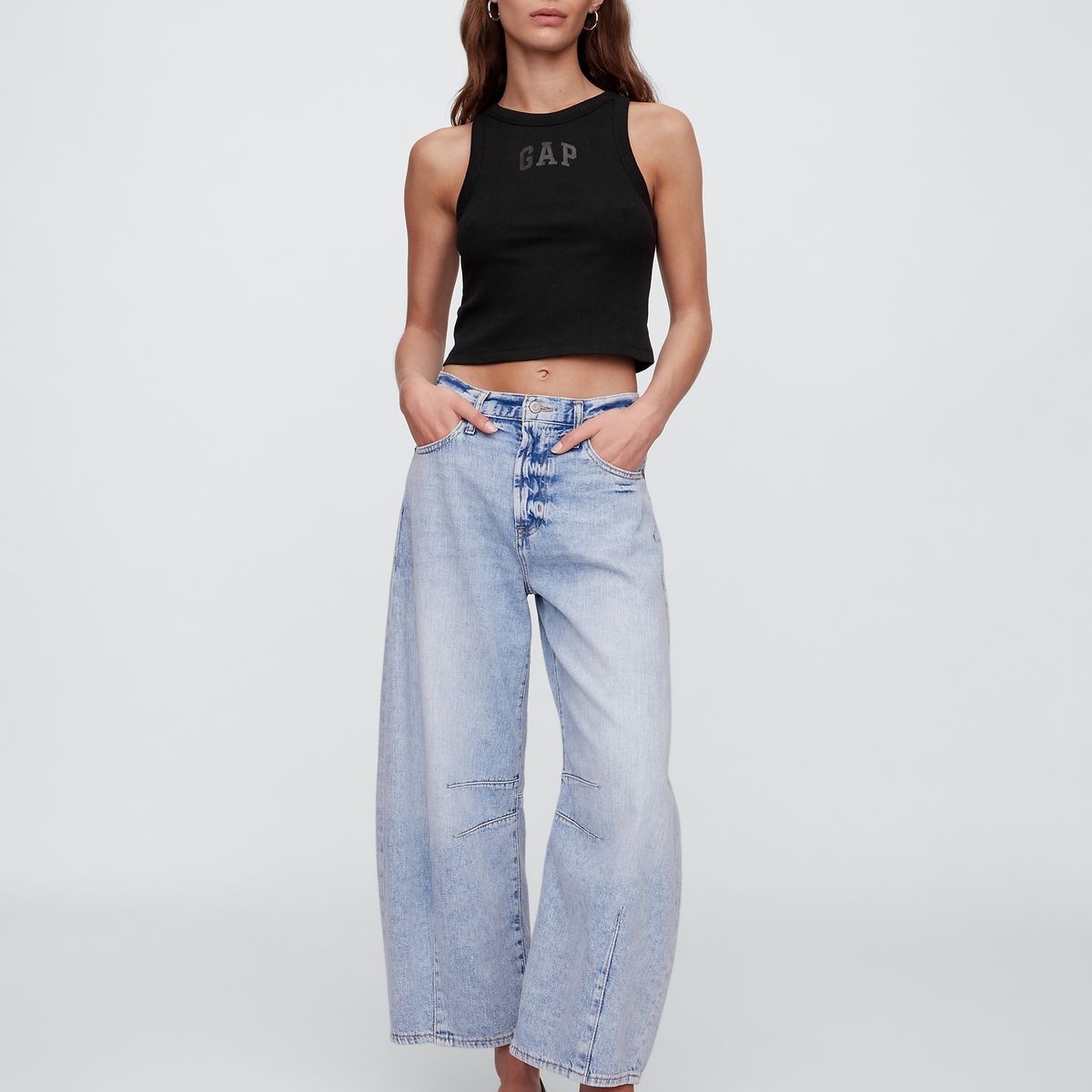 GAP - Polera Mujer Logo Ribbed Cropped Sin Manga Negro Gap