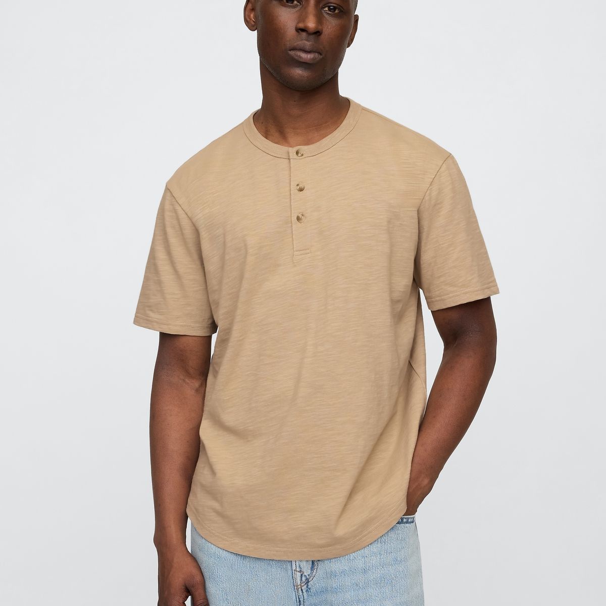 GAP - Polera Hombre Curved Hem Henley Manga Corta Beige Gap